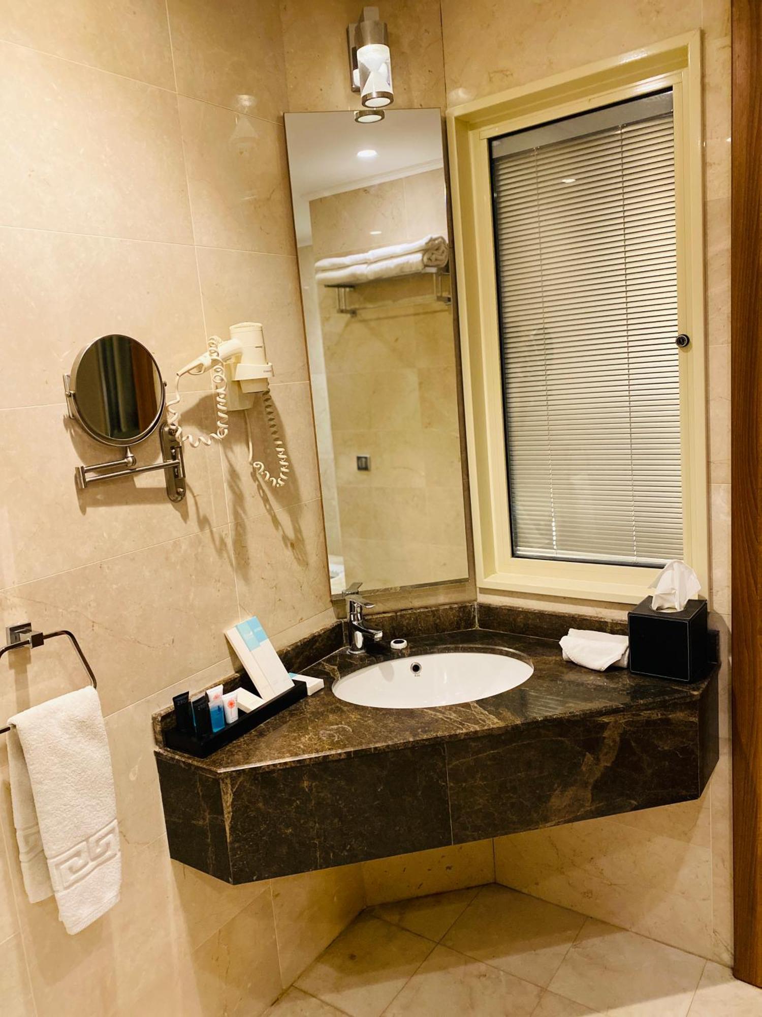 Karbala Rayhaan Hotel & Suites Dış mekan fotoğraf